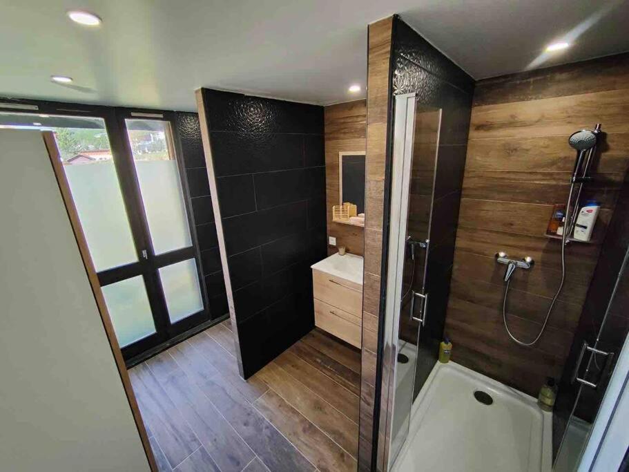 Appartement Cocooning Entierement Renove Les Angles  Exterior photo