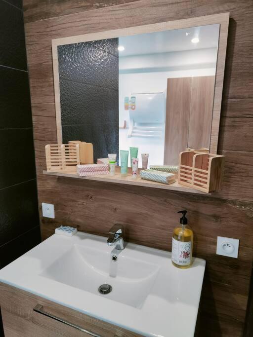 Appartement Cocooning Entierement Renove Les Angles  Exterior photo